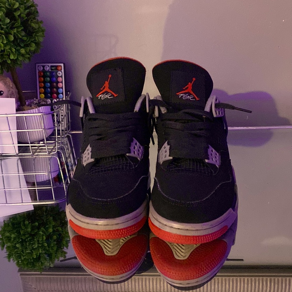 Jordan 4s bread
